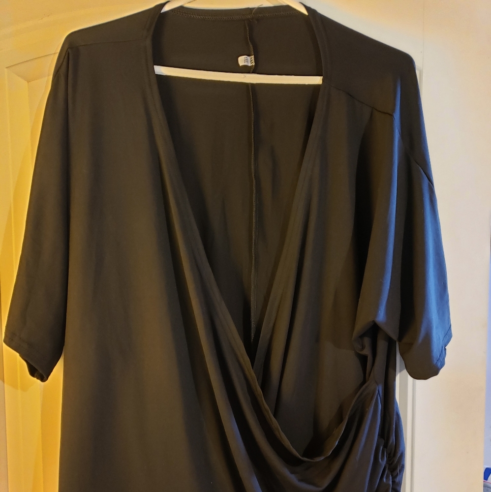 Black deep v top